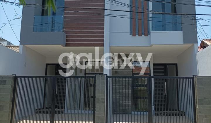 JUAL RUMAH LOKASI NYAMAN DI MAIN ROAD SUTOREJO 1