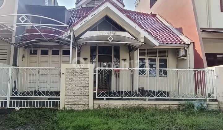 Puri Botanical (Mega Kebon Jeruk)Lt.180m2,Lb.200m2... 2 Lantai Puri Botanical (Mega Kebon Jeruk)Lt.180m2,Lb.200m2... 2 Lantai