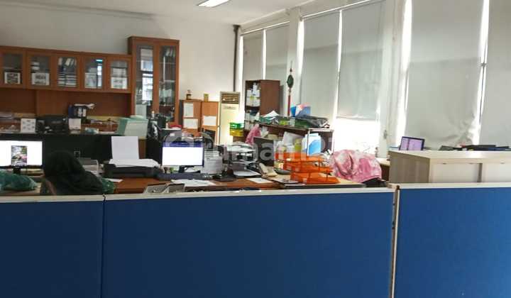 Pabrik Di Kawasan Industri Sentul , Bogor
