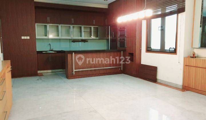 VILLA MERUYA, Lt. 382,5m2 , 5kt + Ruang serbaguna, Hadap Utara  1