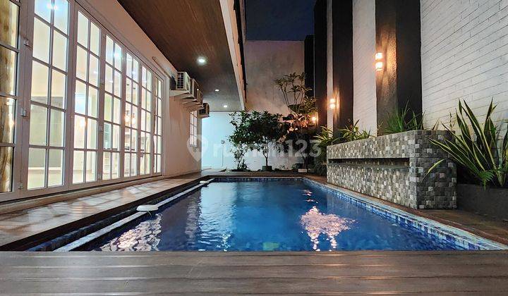 Karet, Setia budi... Bagus banget .. Swimming pool, Hadap Timur, view Gedung tinggi Mega Kuningan  2