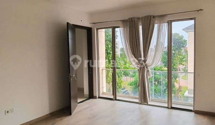 Piano Golf Island PIK, South Price 120 Million/year