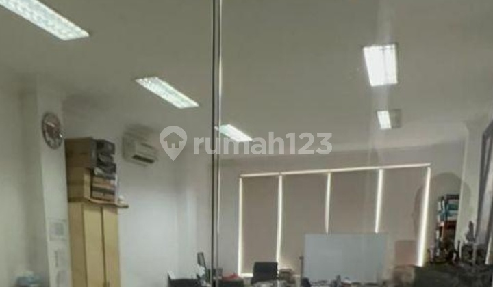Joglo Building, 5 Floors, Land Area 117m2, Building Area 350m2, Freehold Title 2