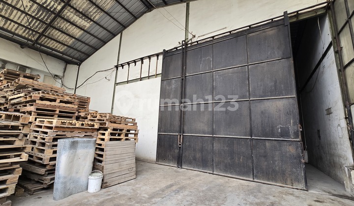 Warehouse 2000, Jl. Cilampe.. Near Soetta Airport