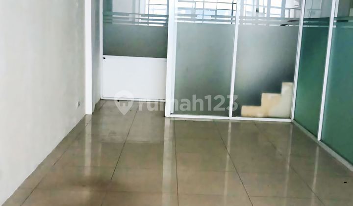 Kebon Jeruk Plaza, Jl. Pejuangan, Kebon Jeruk, West Jakarta, 3 Floors, 5 AC Units