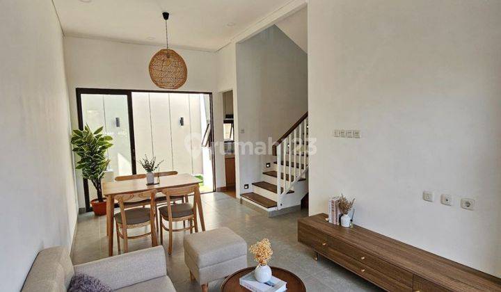 Rumah 2 Lantai Baru di Kencana Loka Bsd Semi Furnished  2