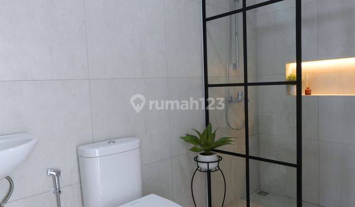 Rumah 2 Lantai Modern Komtemporer di Vila Dago Pamulang 7