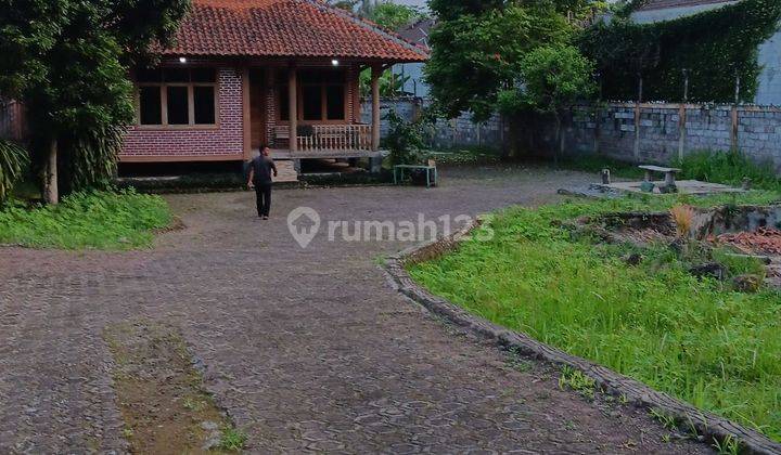 Villa Luas ada Kolam Air Panas di JL. Cipanas Baru Tarogong Garut 1