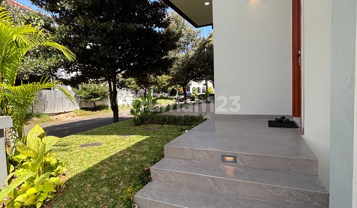 New 3-Story Split Level House in Sheffield Cluster, Greenwichpark BSD Housing Complex, Complete with 3 Club Houses Free to Use, Close to BSD Toll Gate 2