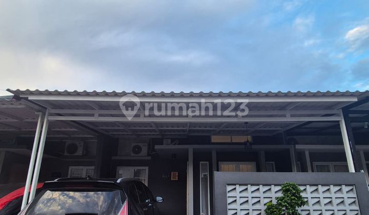 For Sale House with Modern Minimalist House Design, Close to Aeon Mall and Dicisauk Transportation Hub