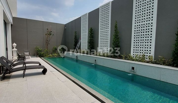 The Gramercy, Rumah Mewah American Classic 2 Lantai di Boulevard Alam Sutera, Dilengkapi Lift dan Swimming pool, dengan 2 Akses Masuk, dekat Mall Living World dan Sekolah St Laurensia, Alam Sutera, Tangerang selatan
 2