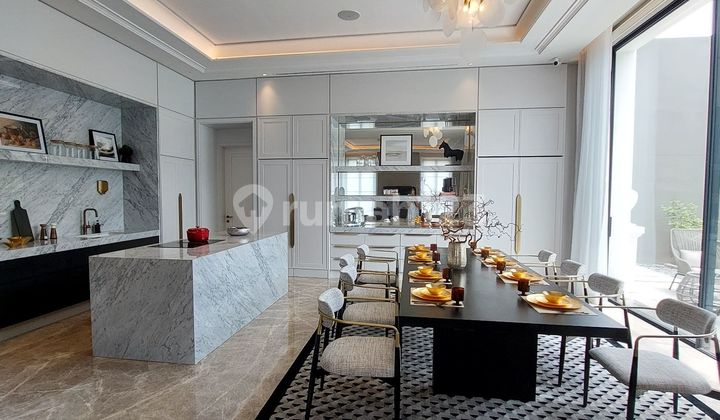 The Gramercy, Rumah Mewah American Classic 2 Lantai di Boulevard Alam Sutera, Dilengkapi Lift dan Swimming pool, dengan 2 Akses Masuk, dekat Mall Living World dan Sekolah St Laurensia, Alam Sutera, Tangerang selatan
