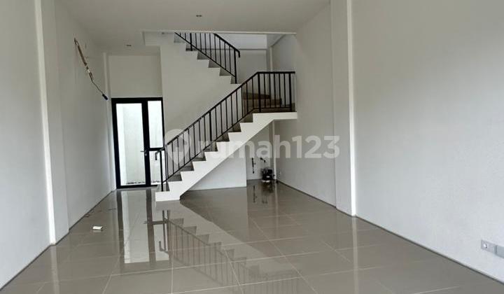 For Rent: La Vallee Shophouse with French Design Concept, Luxurious, Located on the Main Road of Citra Garden Serpong 2
