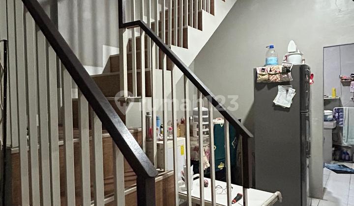 Quick Sale of a 2-Story House in Cluster Catalina, Strategically Located at the Border Between Gading Serpong and BSD City, Situated in the Center of Development and Close to Essential Facilities, Education, Hospitals, and Shopping Centers. 2