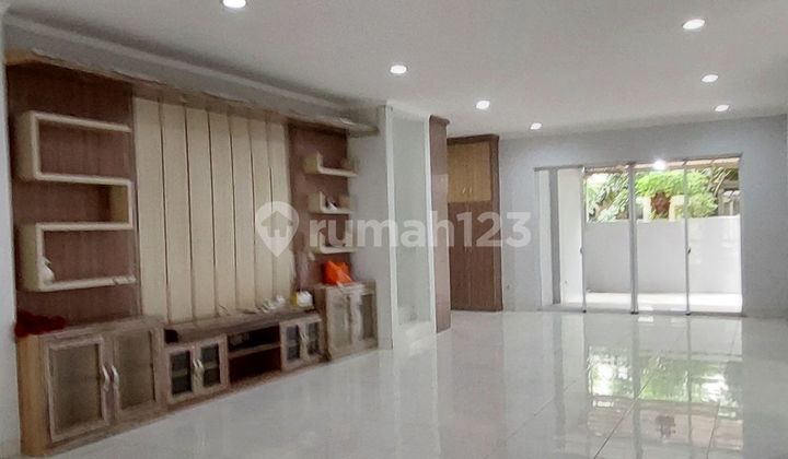 Disewakan Rumah Bsd City,Dekat dengan Fasum Bsd City,Dekat Dgn Ipeka,Row Jalan Lebar,Rumah Siap Huni Disewakan Rumah Bsd City,Dekat dengan Fasum Bsd City,Dekat Dgn Ipeka,Row Jalan Lebar,Rumah Siap Huni