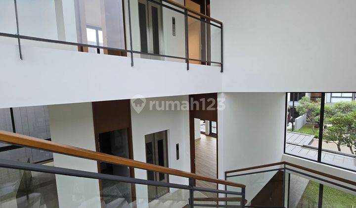 Rumah Mewah 3 Lantai Lyndon, Unit Langka Posisi Hook, Navapark 2