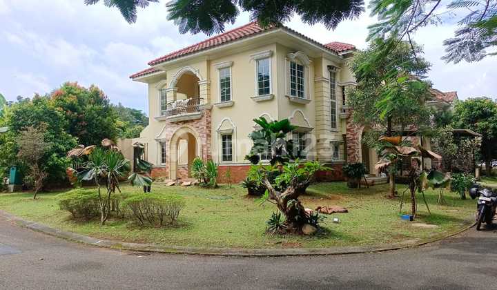 For Sale 2-Story House Renovated Corner American Style The Green BSD City For Sale 2-Story House Renovated Corner American Style The Green BSD City