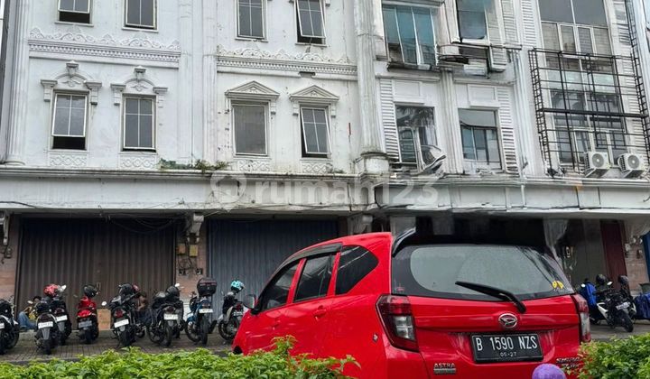 Quick Sale/Rent Strategic Twin Shop Houses Opposite SMS Mall, Summarecon Gading Serpong Quick Sale/Rent Strategic Twin Shop Houses Opposite SMS Mall, Summarecon Gading Serpong