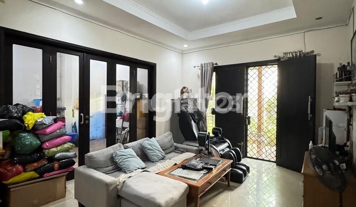 Rumah Hoek Badan 2 Lantai Bangunan Mandiri, Row Jalan Boulevard, The Icon Bsd