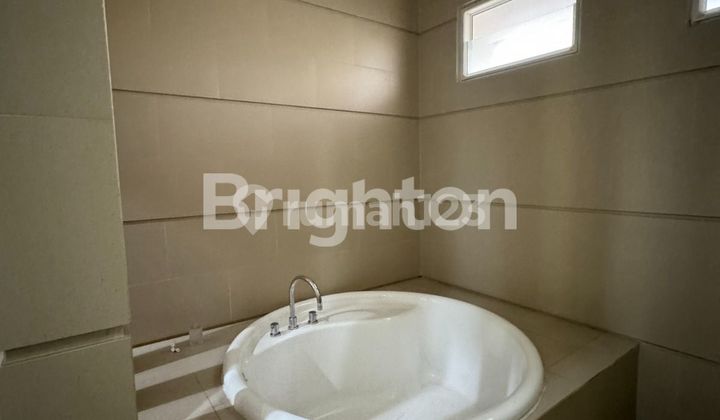 Disewakan Rumah 2 Lantai Full Renovasi Minimal 2Th Kamar Luas Sekali Cluster De Cajuputi Posisi Boulevard, De Park, BSD 2