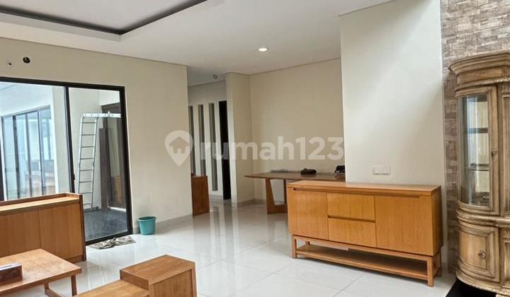 Rumah 2 Lantai Rapih Siap Huni,Sudah Renovasi Full Cluster Mayfield 2