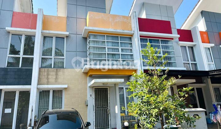 Rumah siap huni dalam area cluster di Paramount Gading Serpong, One gate system dengan keamanan 24jam.