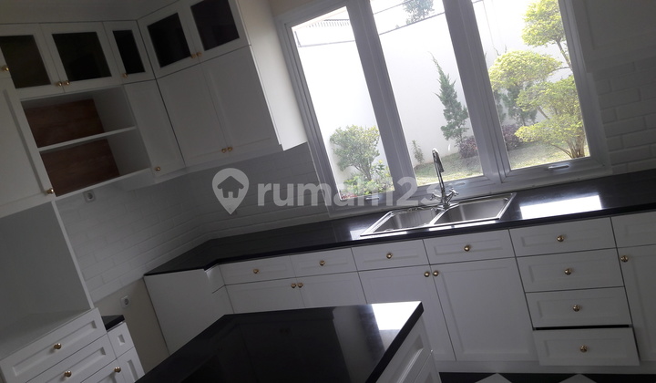 House for Rent in BSD Near Pasmod & Al Azhar BSD Tangsel School. 1