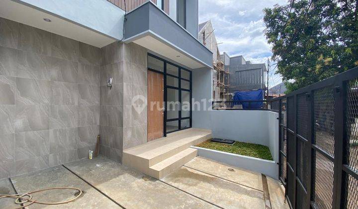 Rumah Exclusive semi Townhouse 2 Lantai dekat MRT Lebak Bulus 2