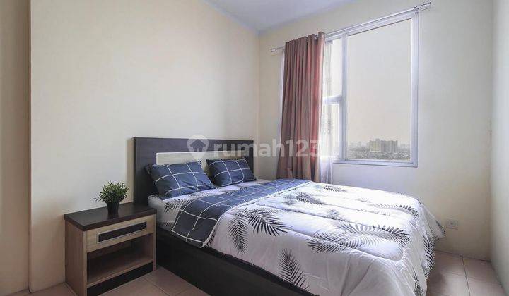 kamar tidur apartemen keren dan modern di