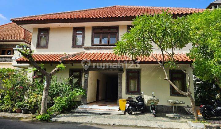 Ready-to-occupy 2-storey house in Kuta Royal Badung Bali 1