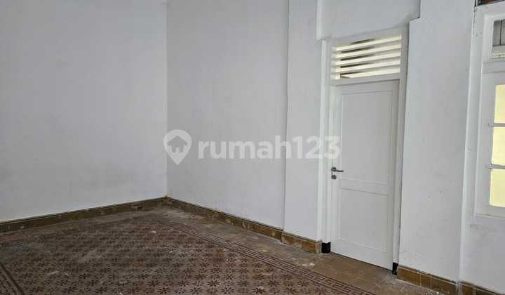 For Sale Commercial House on Sumatra Street, Surabaya 2