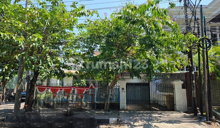 Dijual Rumah Usaha Jl Sumatra Surabaya