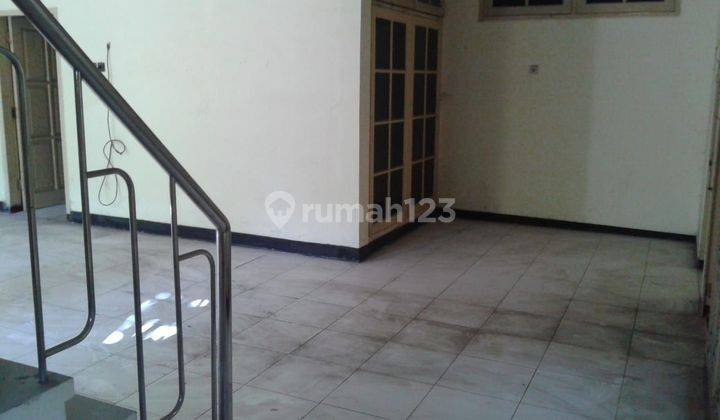 Rumah 2 Lantai Hitung Tanah Dharmahusada Indah Surabaya 2