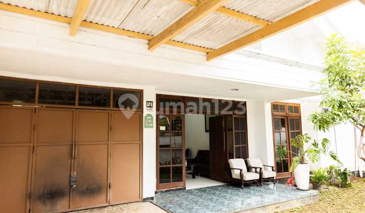 For Sale Ready-to-Live House in Ngagel Jaya Tengah, Surabaya 2