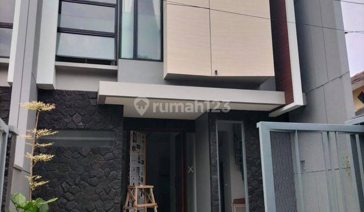 Apik Banget Rumah Modern Minimalis Baru Gres Manyar Indah Surabaya 1