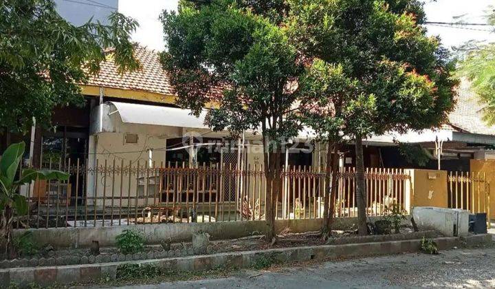 Dijual Rumah Hitung Tanah Dharmahusada Surabaya Strategis 1