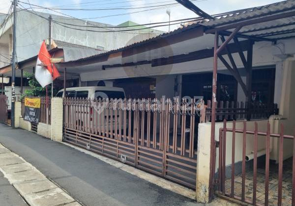 Lokasi Strategis & Siap Huni - Kost Dengan Banyak Kamar, Ideal Untuk Bisnis Sewa,