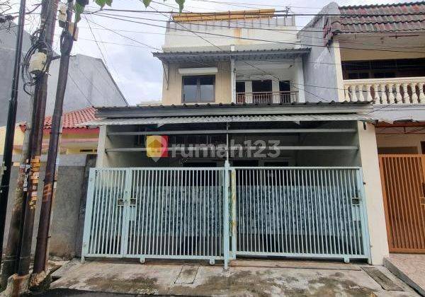 Rumah 2½ Lantai Siap Huni Dekat di Tomang Raya, Jakarta Barat 1