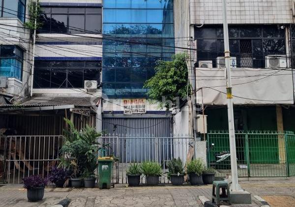 Ruko dengan Lokasi Strategis Cocok untuk Usaha dan Bisnis Ruko dengan Lokasi Strategis Cocok untuk Usaha dan Bisnis