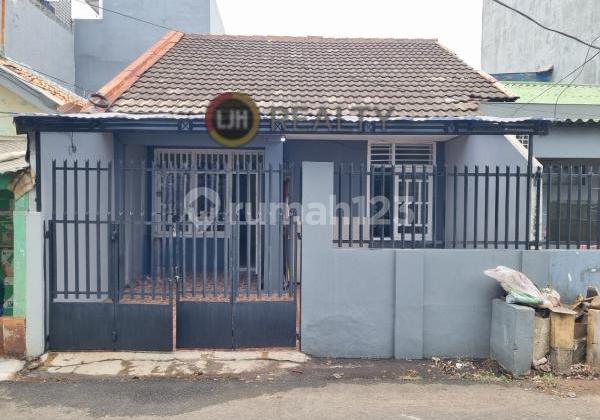 Rumah Siap Huni Lokasi Strategis di Tomang Jakarta Barat
