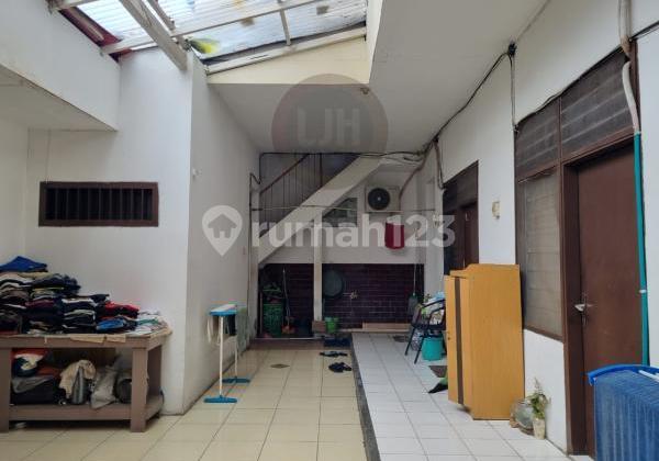 Lokasi Strategis & Siap Huni - Kost Dengan Banyak Kamar, Ideal Untuk Bisnis Sewa,