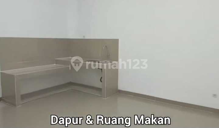 3-Story House Under Construction in Tomang - Modern Design, Strategic Location in West Jakarta 2