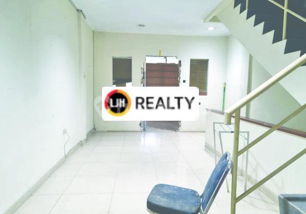 4.5-Storey Shop House in a Strategic Location in the Commercial Area of Petojo, Central Jakarta