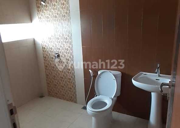 Sewa Rumah Boulevard Graha Padma 16
