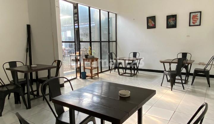 Aesthetic Cafe in Candisari 2