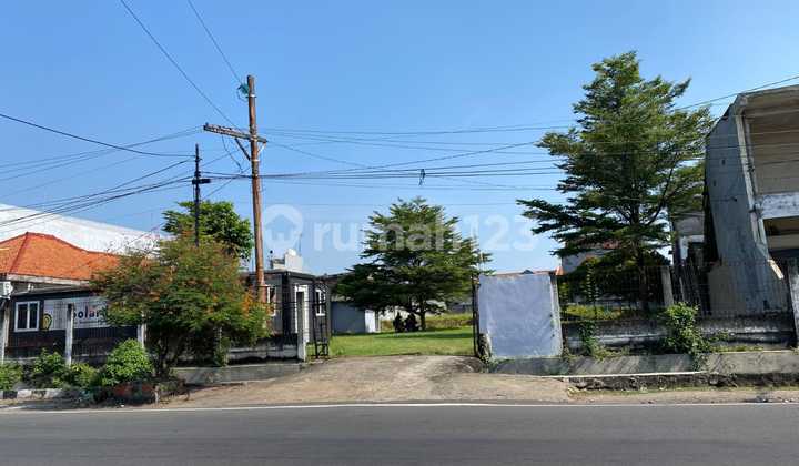 Land beside Unaki, suitable for business. 1