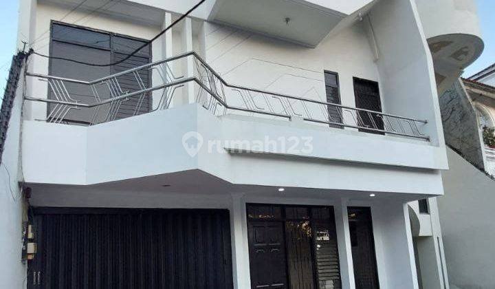 Disewakan Rumah Usaha di Raya Dharmahusada Indah Surabaya 1
