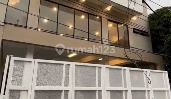 For Rent: Large Shop House on Raya Mulyosari Surabaya