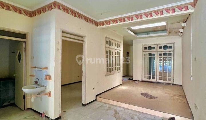 Dijual Murah Rumah Di Nirwana Eksekutif Kedung Baruk Surabaya


 2