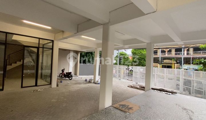 For Rent: Large Shop House on Raya Mulyosari Surabaya